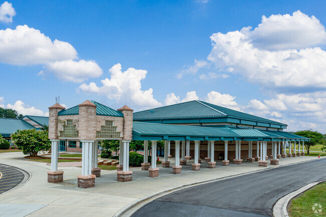 Jacksonville Commons Elementary School serves over 500 students in the Jacksonville area.