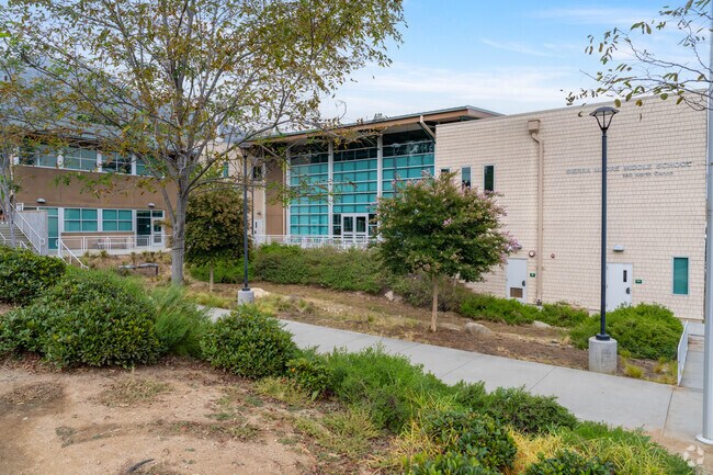 Sierra Madre Middle School near Lower Hastings Ranch promoted academic and social growth.