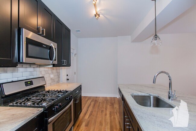 2207 W Eastwood Ave unit 3, Chicago, IL 60625 - photo 5