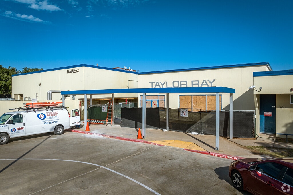 Taylor Ray Elementary School is a public elementary school located in Houston.