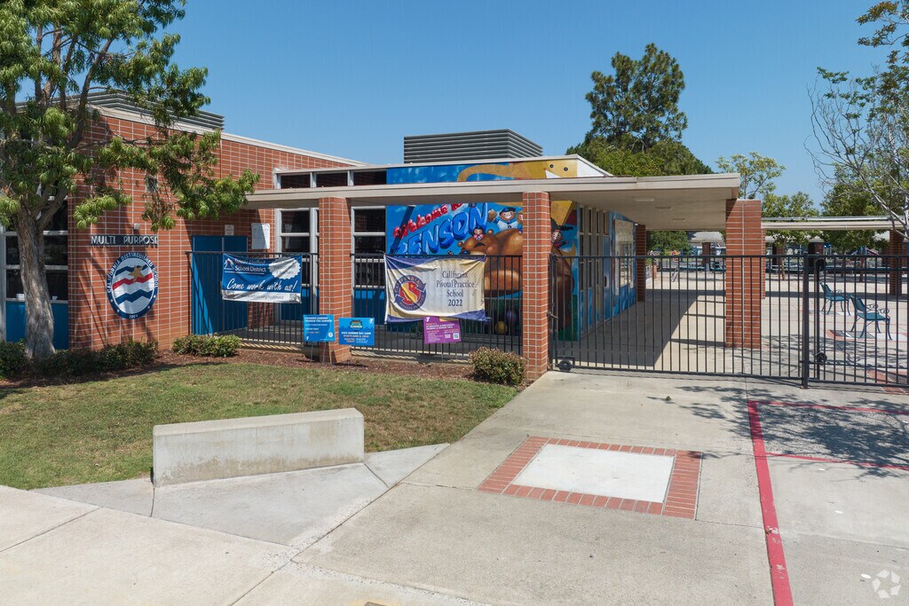 Barbara Benson Elementary School, Rankings & Reviews