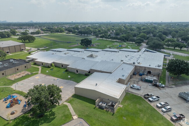 Established in 1965, it has a history of academic excellence.