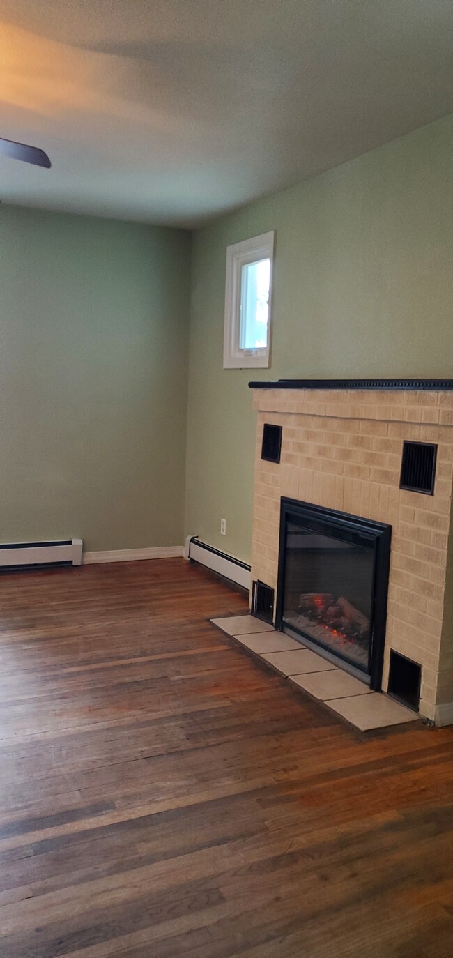 Living room with gas fireplace