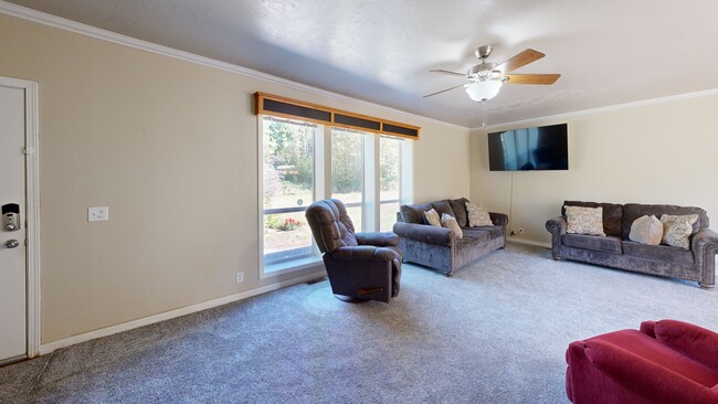 15984 N Santiam Hwy SE, Stayton, OR 97383 - photo 3