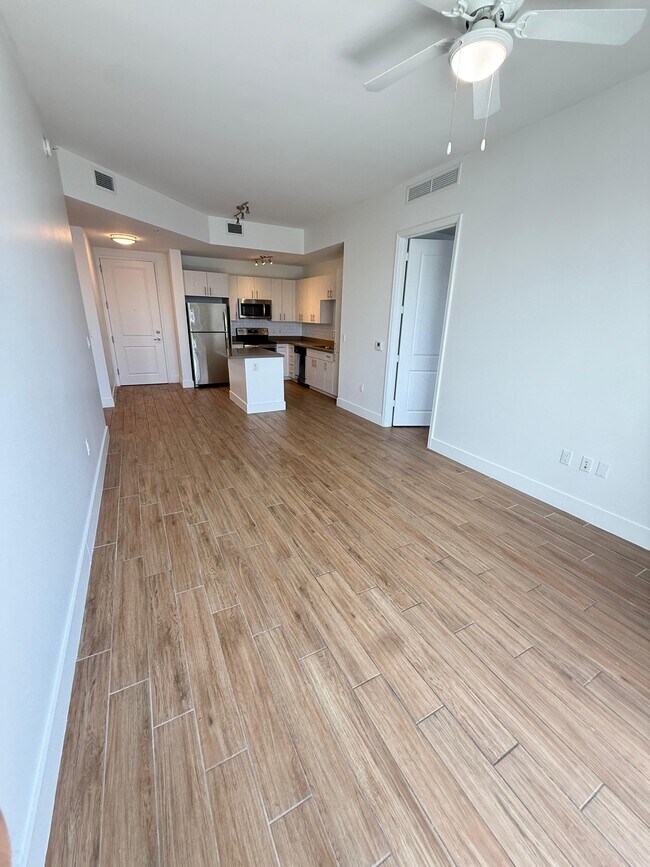 2164 NE 167th St Unit B8, North Miami Beach, FL 33162