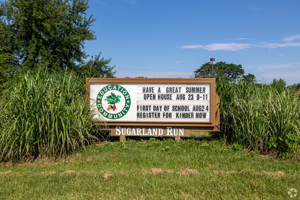 Sugarland Elementary School is a public school in Sterling.