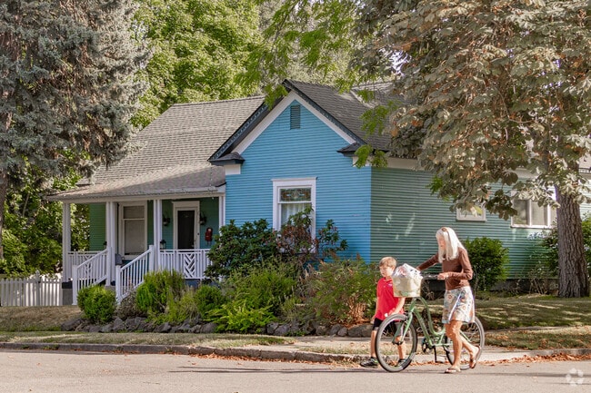 Homes are close to everything for easy errands around the Garden District.