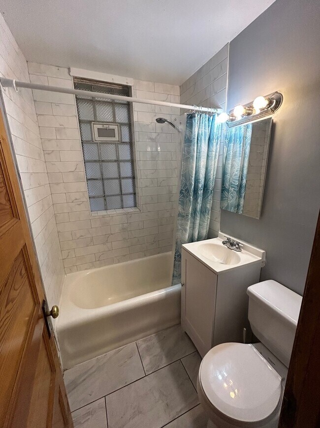3530 N Elston Ave unit 1, Chicago, IL 60618 - photo 5