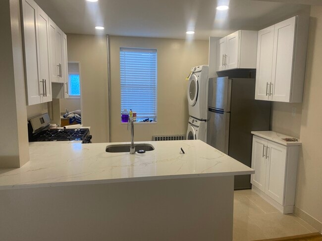 113 S 2nd St unit 113 First Fl, New Hyde Park, NY 11040 - photo 2