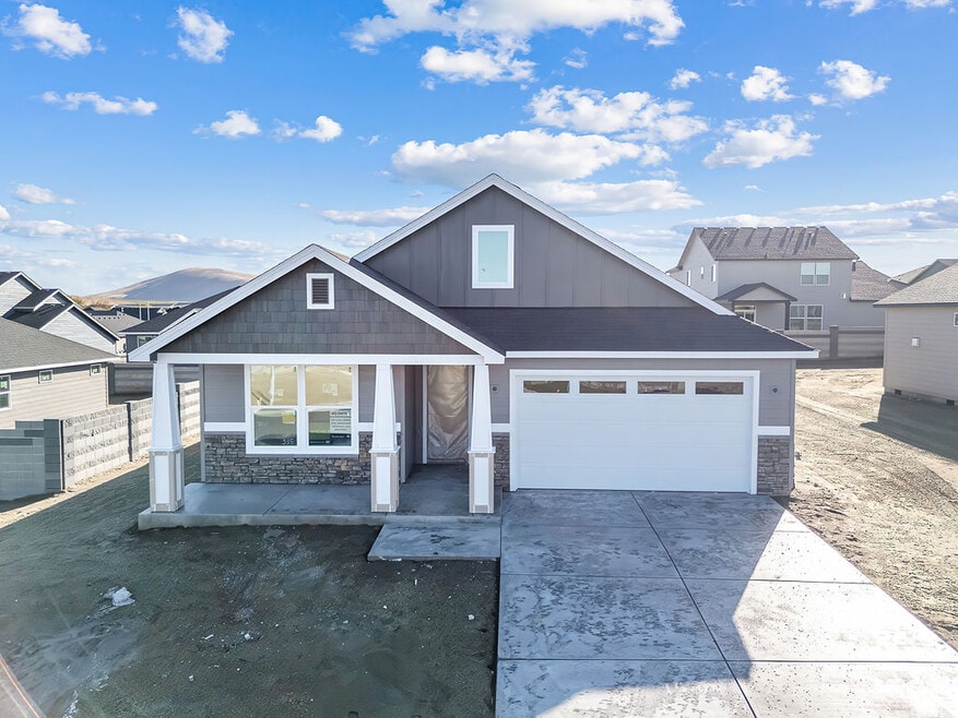 7845 Lennox St, West Richland, WA 99353 - photo 1