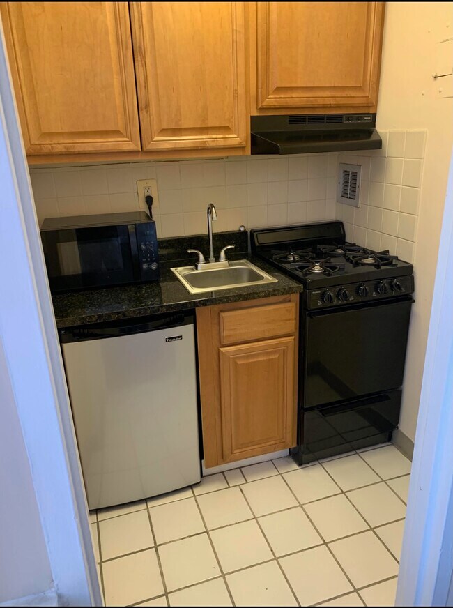 1111 Arlington Blvd unit 636, Arlington, VA 22209 - photo 6