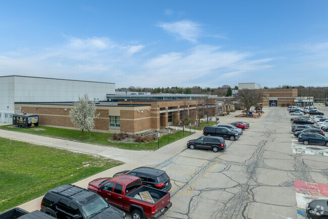Students can easily park at the lot at KM Perform School For Arts And Performance.