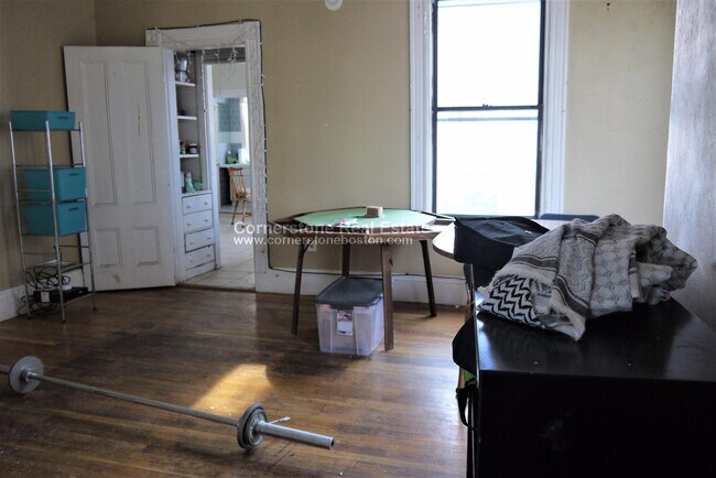 12 Saunders St, Boston, MA 02134 - photo 7