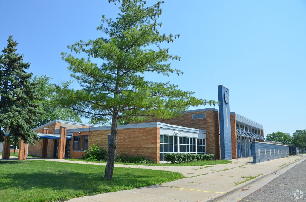 Douglas Elementary 34 Campus, Rankings & Reviews