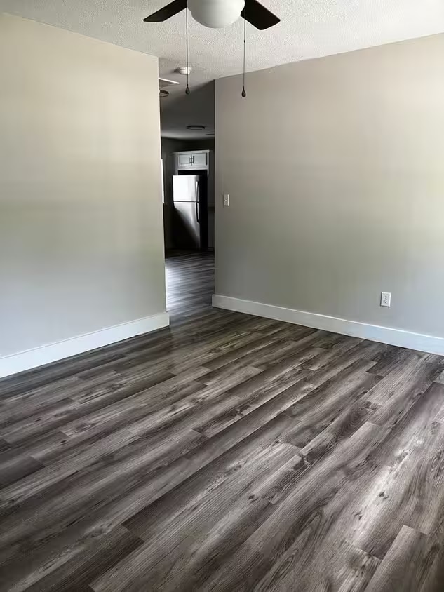 468 N Locust St unit 2, Florence, AL 35630 - photo 3