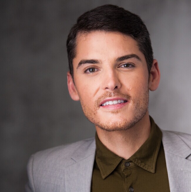 Agent Photo