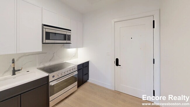 50 Leo M Birmingham Pkwy unit 611, Boston, MA 02135 - photo 2