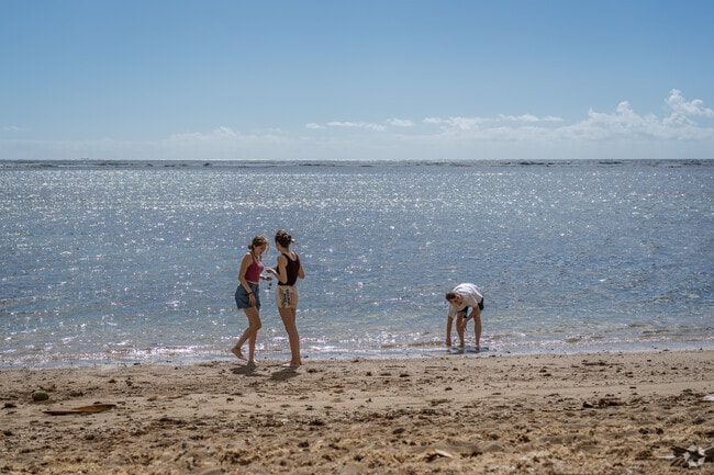 Kuli'ou'ou encapsulates the essence of Hawaii's paradise.