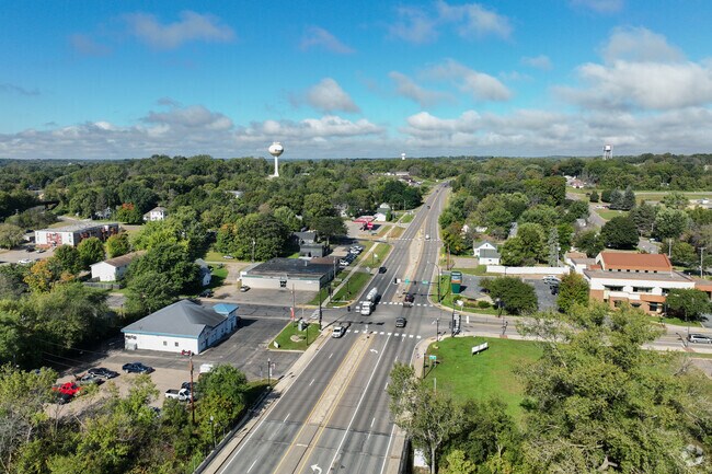 State Highway 55 borders the south end of Rockford and helps residents reach Minneapolis in 45 minutes.