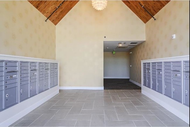 Lookout on Cragmor | Student Housing, Colorado Springs, CO 80918 - photo 6