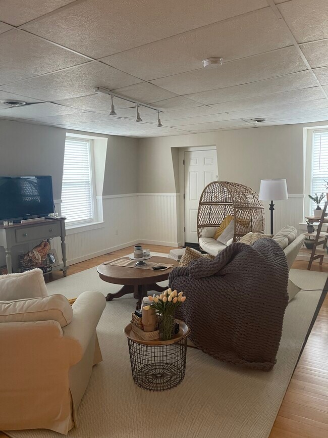 8 N Main St unit 2nd Fl, Upton, MA 01568 - photo 4