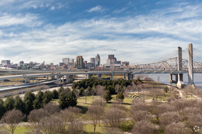 Downtown Louisville is only 8.5 miles away from the Crossgate neighborhood.