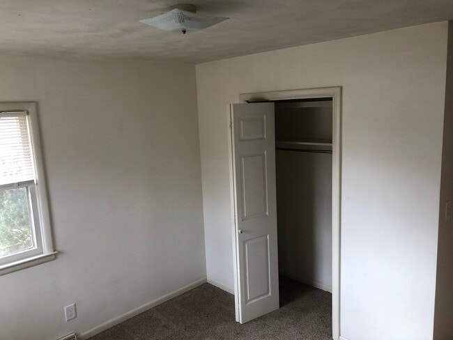 1879 E G Ave unit 1879 E G, Kalamazoo, MI 49004 - photo 6