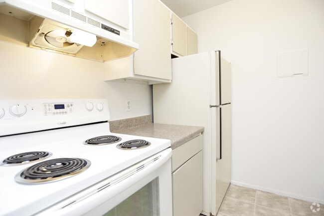 Peppertree Apartments, Kalamazoo, MI 49009 - photo 3