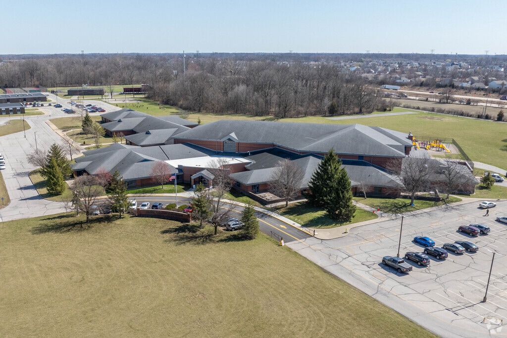 Sunny Heights Elementary is a good place to learn and grow.