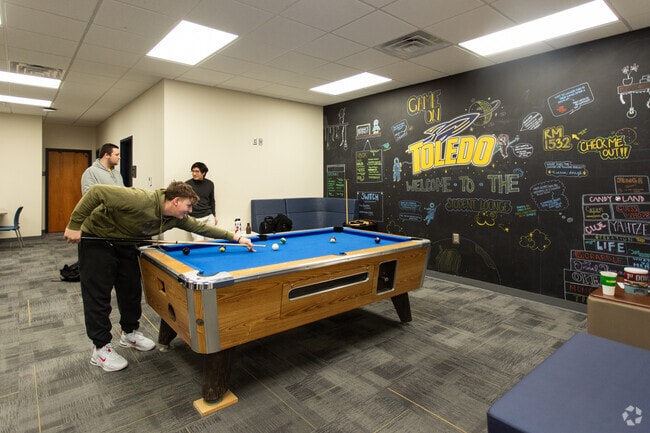 Students can relax with friends in the Lancelot Thompson Student Union at UT in Ottawa.