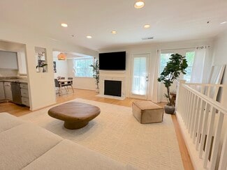 5801 Inman Park Cir Unit 330, Rockville, MD 20852