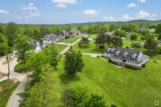 Ona has a mix of custom new build homes as well as ranches and cottages.