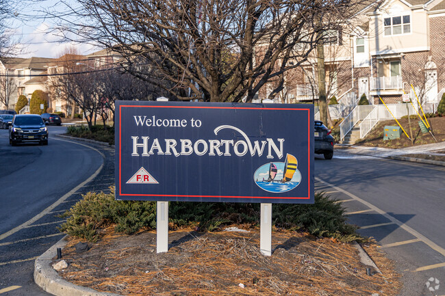 Harbortown is located 20 miles south of Manhattan, making it ideal for commuters.