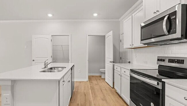 6745 Leigh St, Flowery Branch, GA 30542 - photo 4