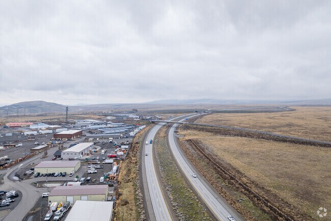 I-82 provides fast commutes to and from Kennewick.