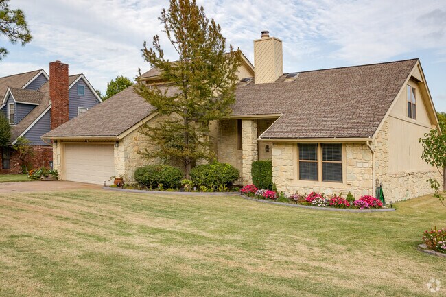 There are a variety of home offerings for residents of Chimney Hills.