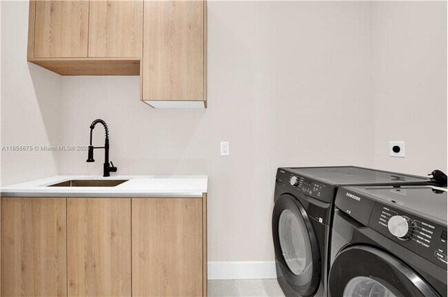 921 NE 17th Terrace, Fort Lauderdale, FL 33304 - photo 7