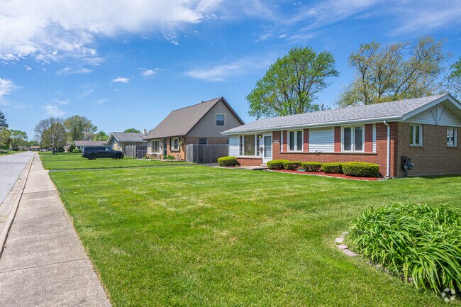 Residents love their spacious lawns in Crestwood.
