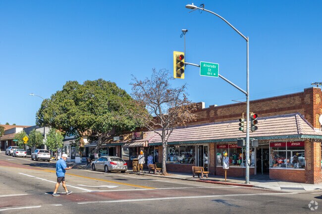 Shop and dine along Main Street in Fallbrook.