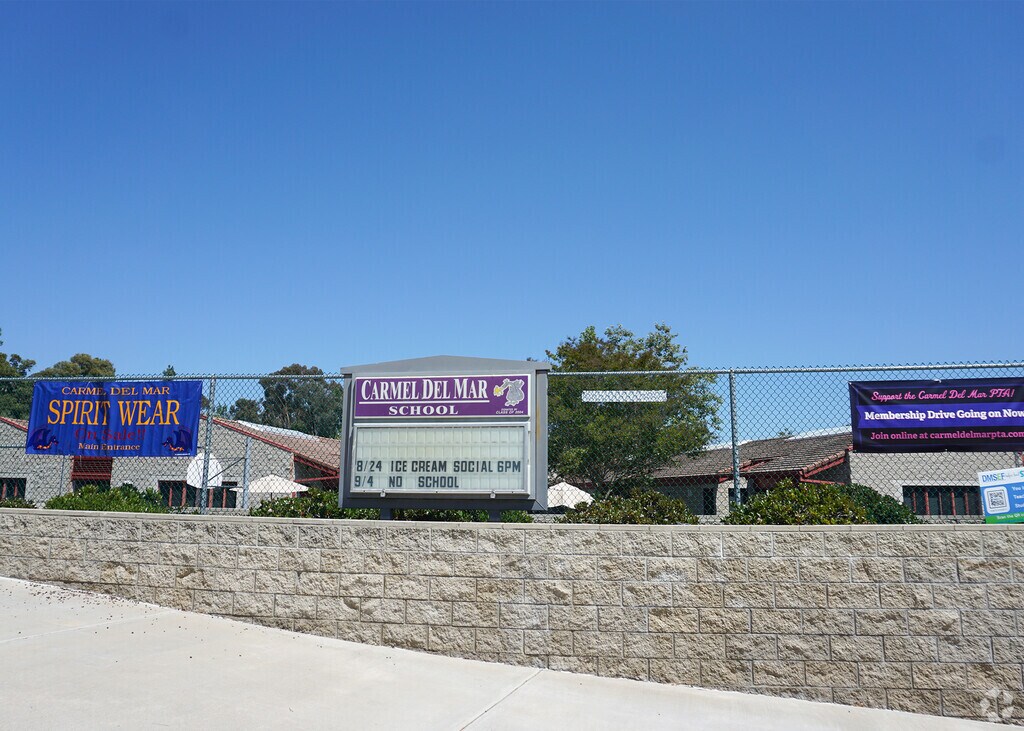 Carmel Del Mar Elementary School provides education in the neighborhood of 
Carmel Valley