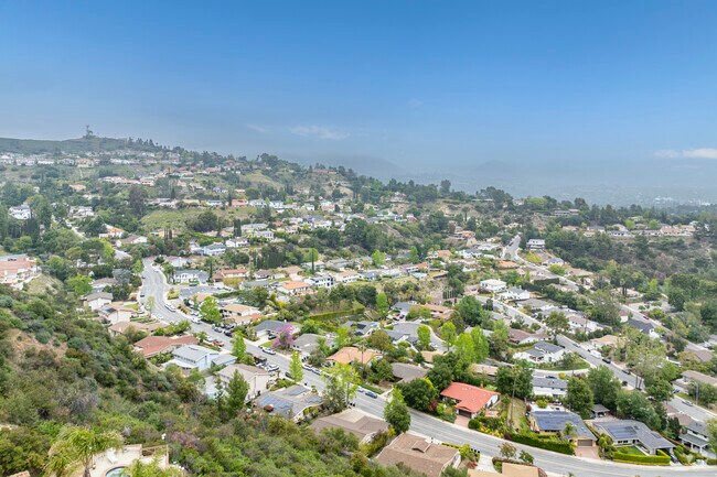 Emerald Isle is a tight-knit suburban community in Glendale's hills.