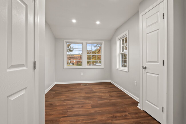 6578 Edsall Rd unit Main House, Alexandria, VA 22312 - photo 7