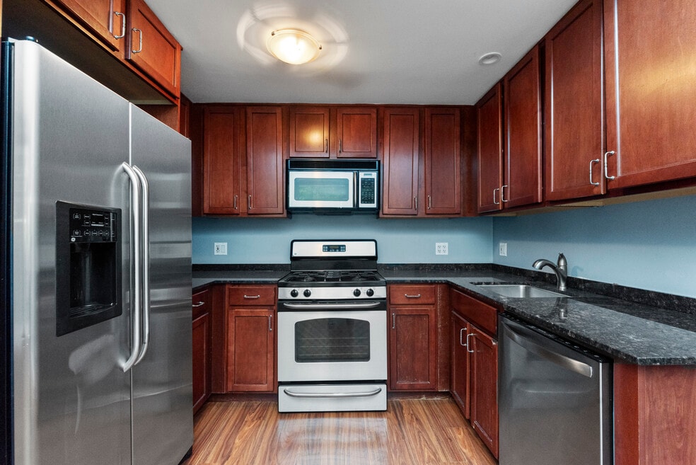 2300 N Commonwealth Ave unit 1A, Chicago, IL 60614 - photo 1