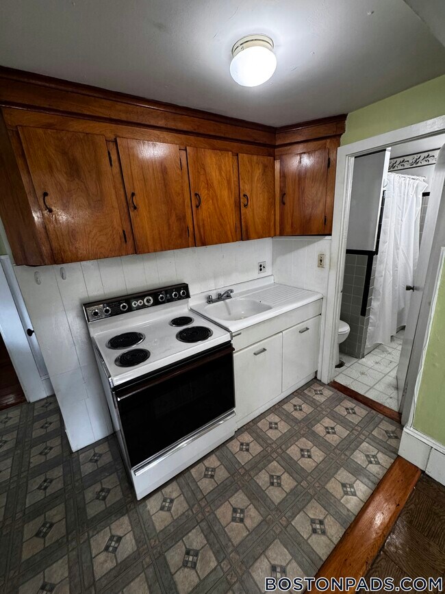 99 Jackson Rd unit 1, Newton, MA 02458 - photo 6