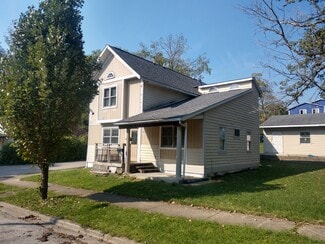 922 W 8th St, Bloomington, IN 47404