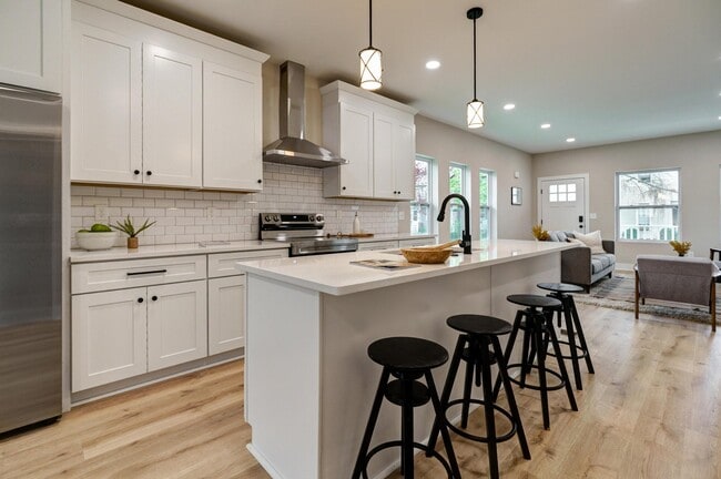 2589 Dayton Ave, Columbus, OH 43202 - photo 5