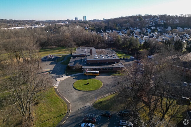 Virginia Road Elementary School is a public school.
