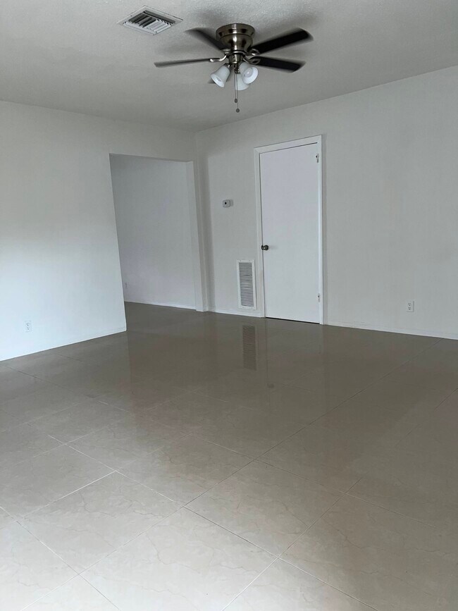 5010 SW 26th Ave Unit 2, Fort Lauderdale, FL 33312