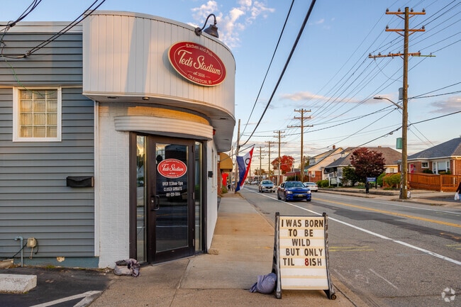 Ted’s Stadium Pub near Spectacle offers a full bar and scratch-made comfort food in a fresh space.