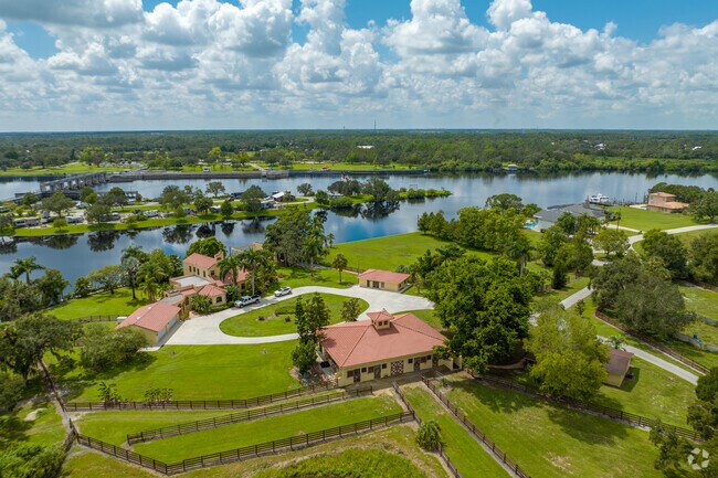 Alva is a big lot properties bordering the Caloosahatchee River